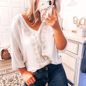 BOHO 🌟 White Embroidered Top